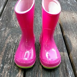 Toddler girls rain boots size 5 to 6.